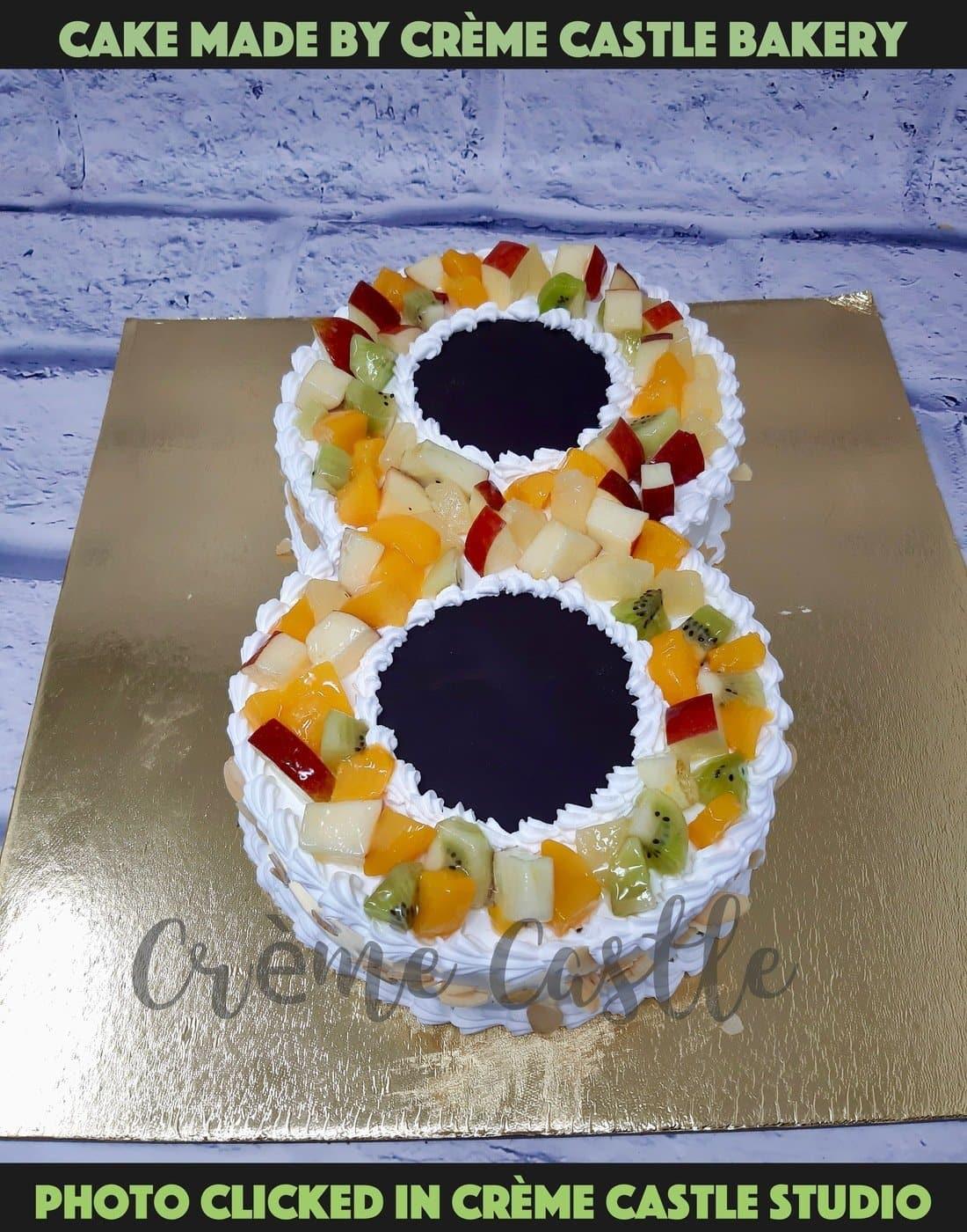 Mixed fruit cake. Birthday cake / birthday cake with fresh fruits Stock  Photo - Alamy