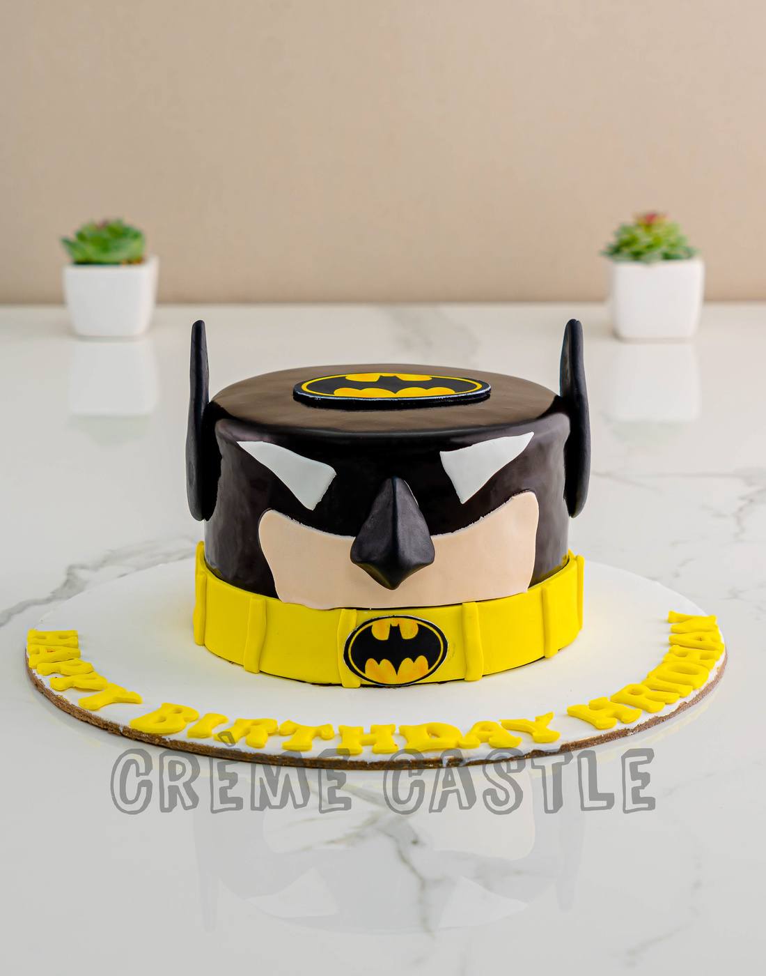Chocolate Truffle Round Batman Custom Cake, Weight: 1.500 Kg, Packaging  Type: Box