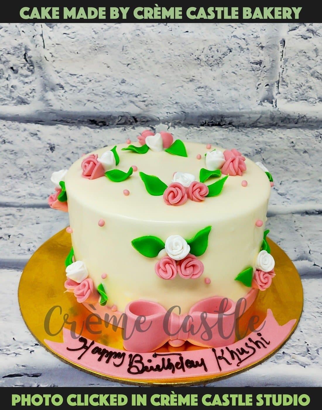 Floral Small rose cake - Creme Castle