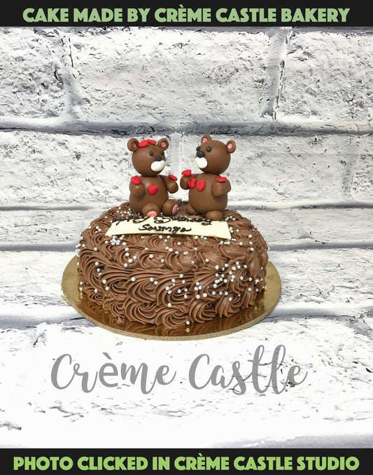 Teddy Couple Cake - Creme Castle