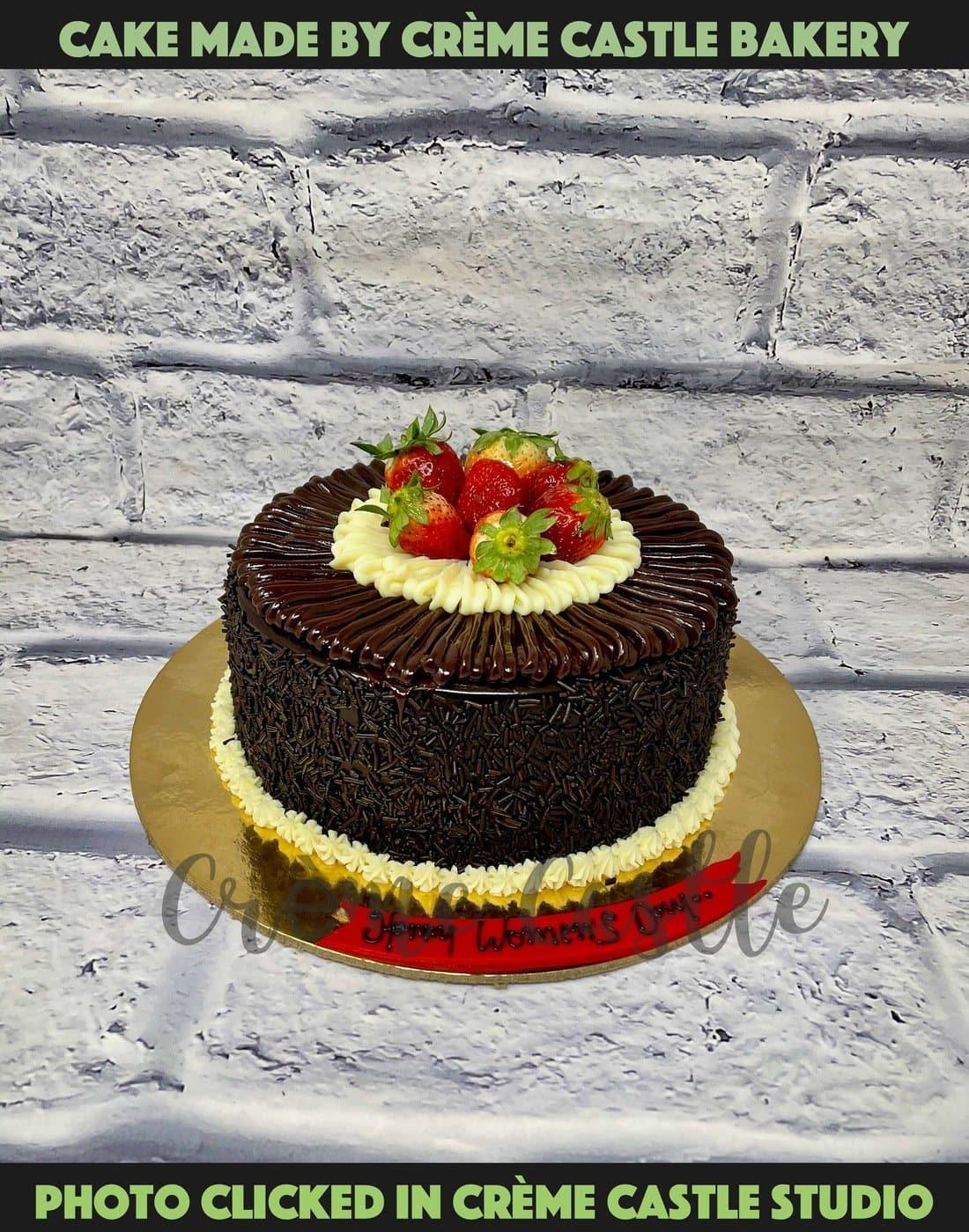 Chocolate Strawberry Cake - Creme Castle