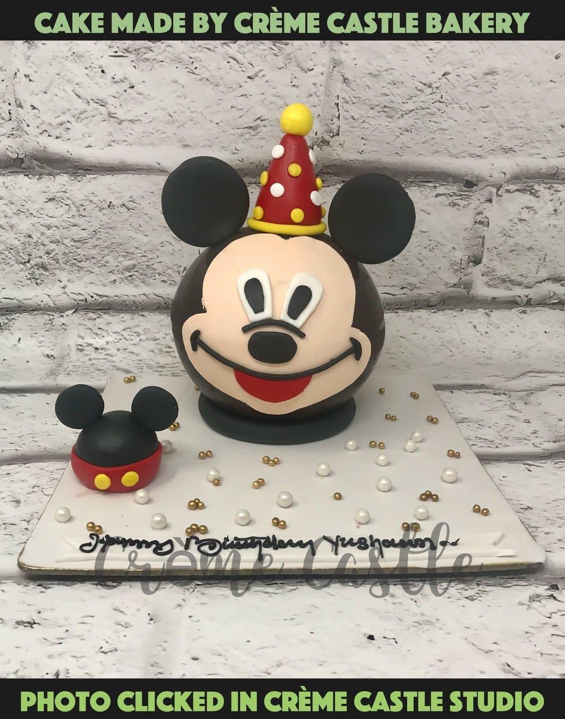 Mickey Pinata Design Cake - Creme Castle