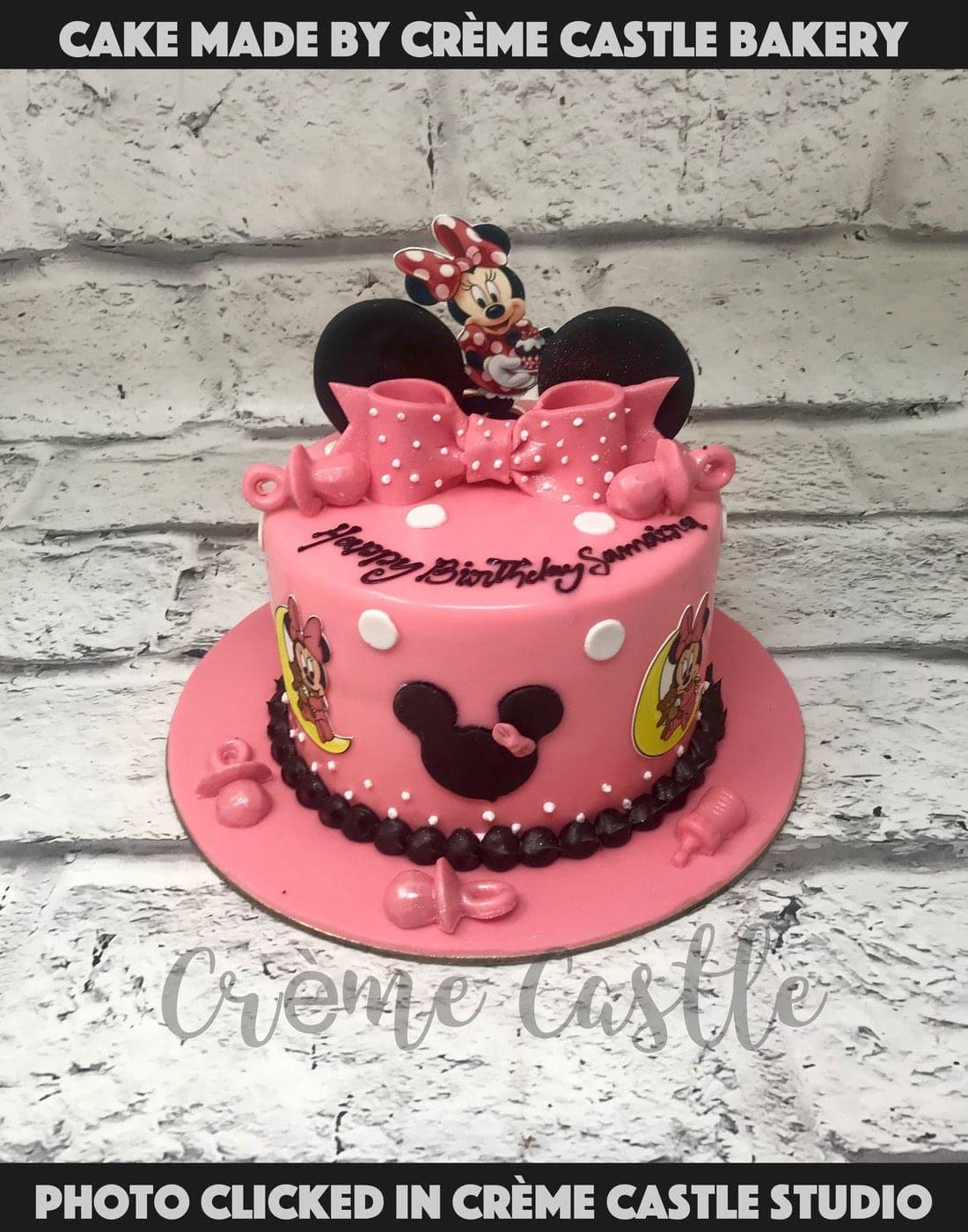 Minnie on a bow Cake - Creme Castle