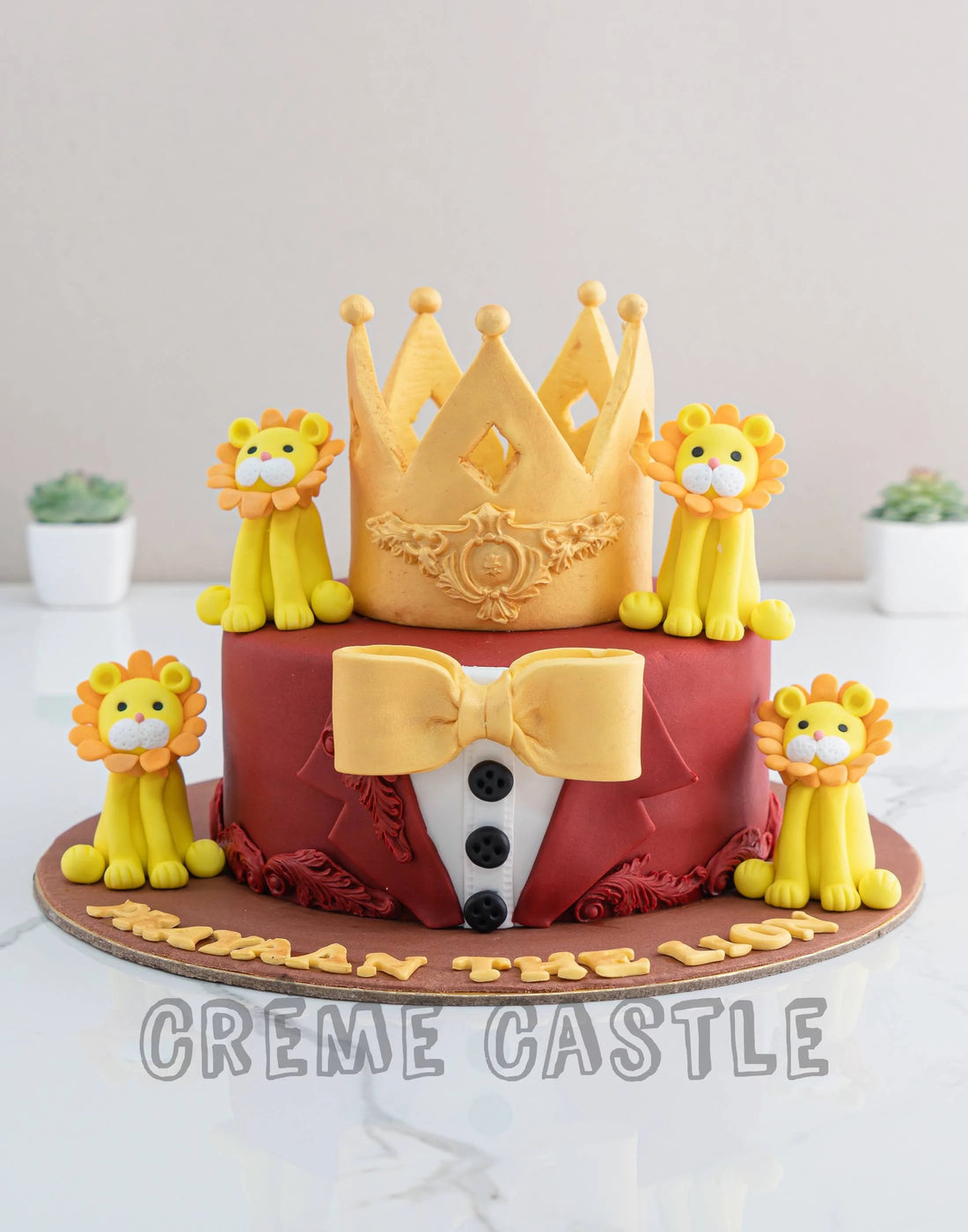 Crown and the lions Cake