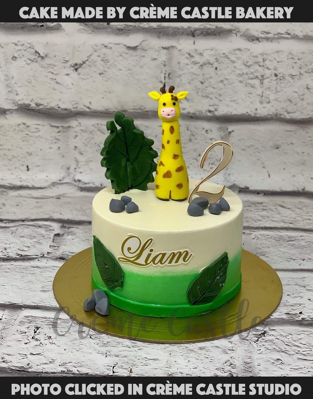 Chilling Giraffe Cake - Creme Castle