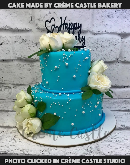 White Roses on Blue Cake - Creme Castle