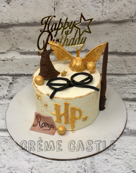 Harry Potter Cake in Gold by Creme Castle