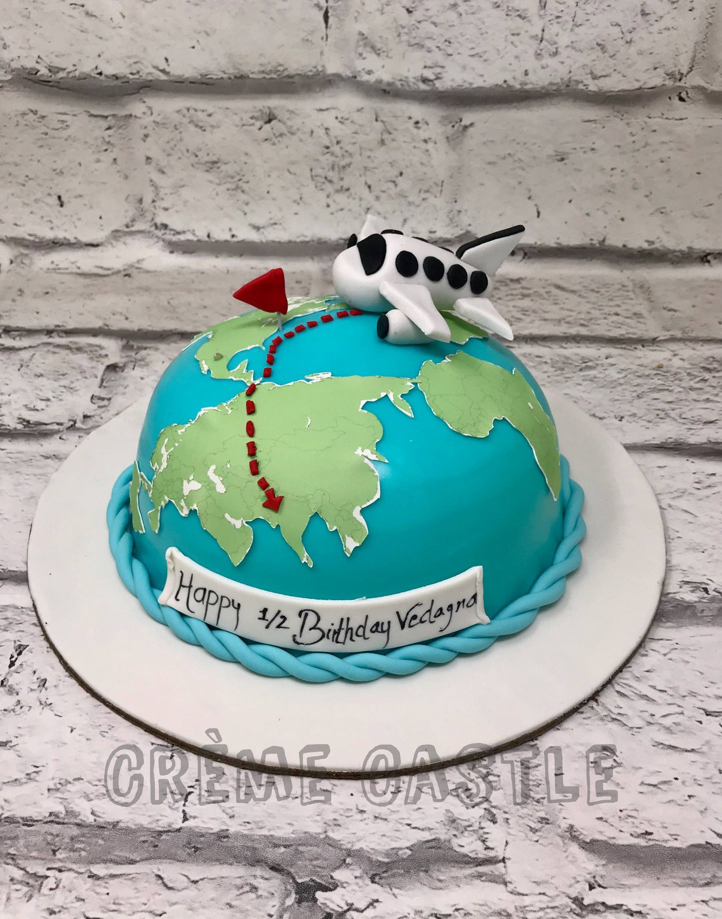 Globe Shape Travel Cake Creme Castle