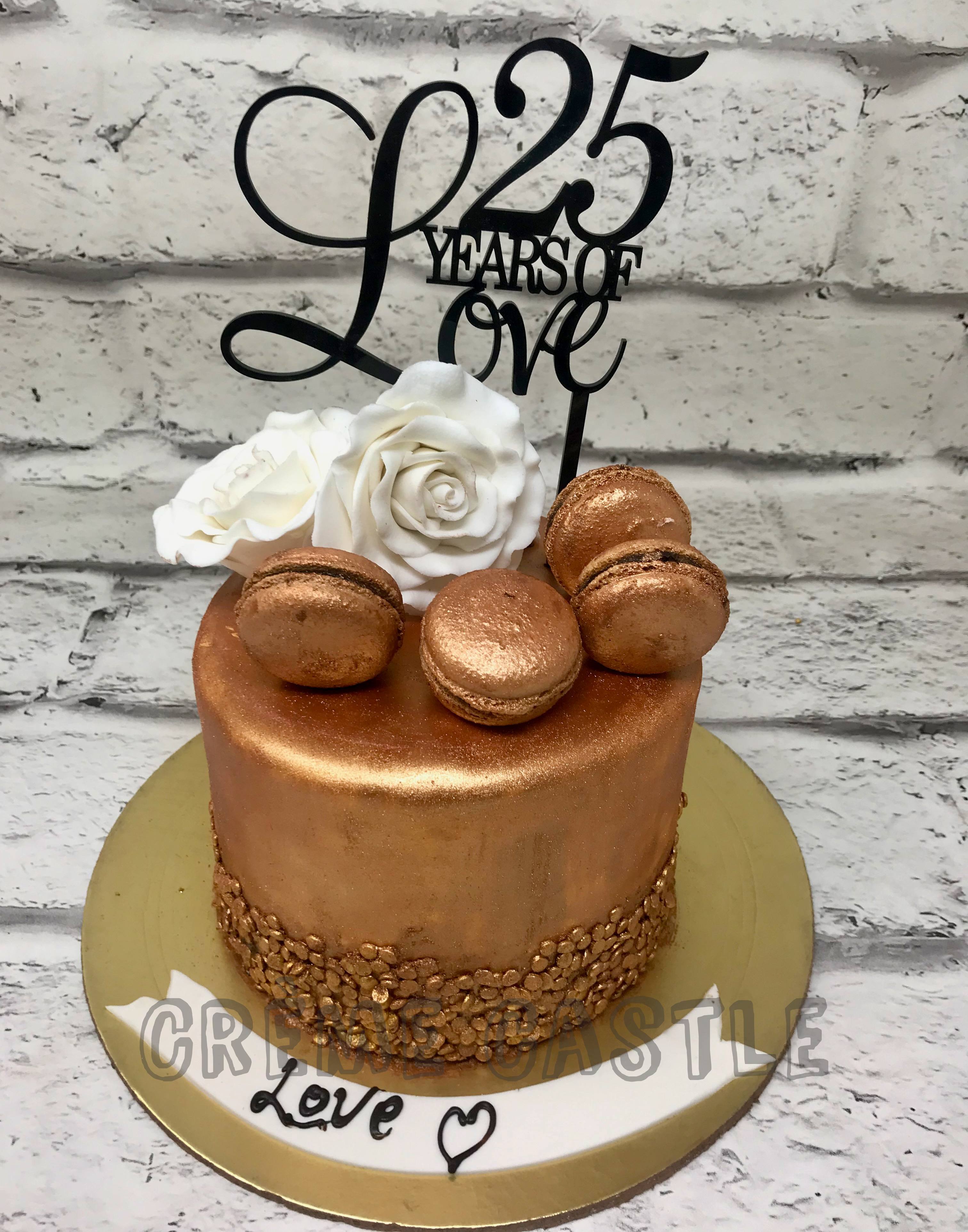 Is Copper still a trend? In the photo Copper Cake, with Black Edible Stones  and Marble Chocolate Sails. | Geode cake, Chocolate wedding cake, Drip cakes
