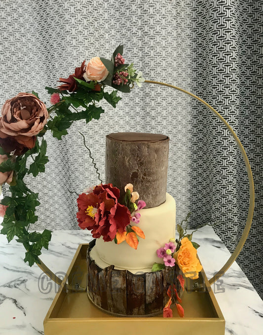 Wedding Cake with Stand by Creme Castle