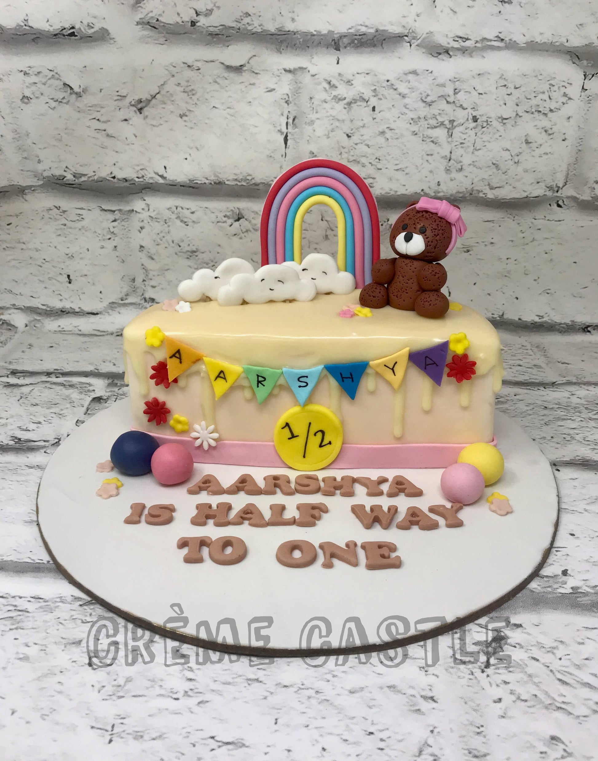 Teddy Rainbow Semi Cake Creme Castle