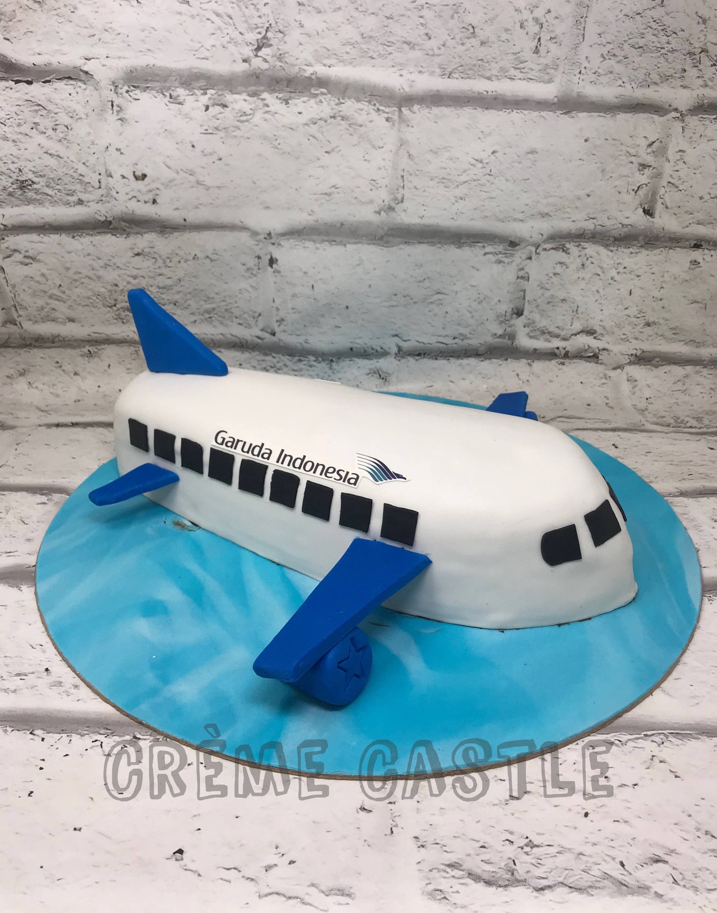 Aeroplane Shape Cake Creme Castle