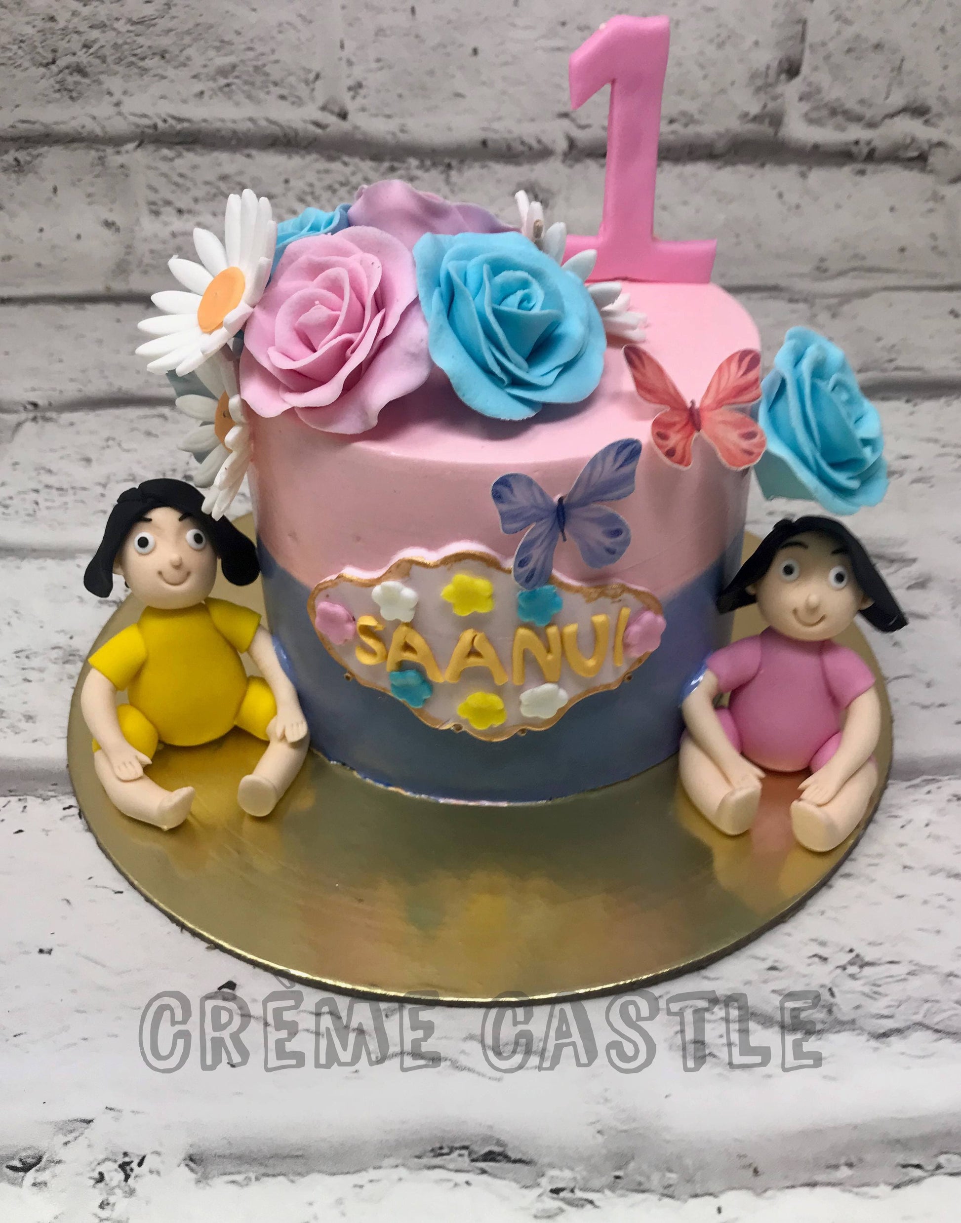 Twins 1st Cake Creme Castle