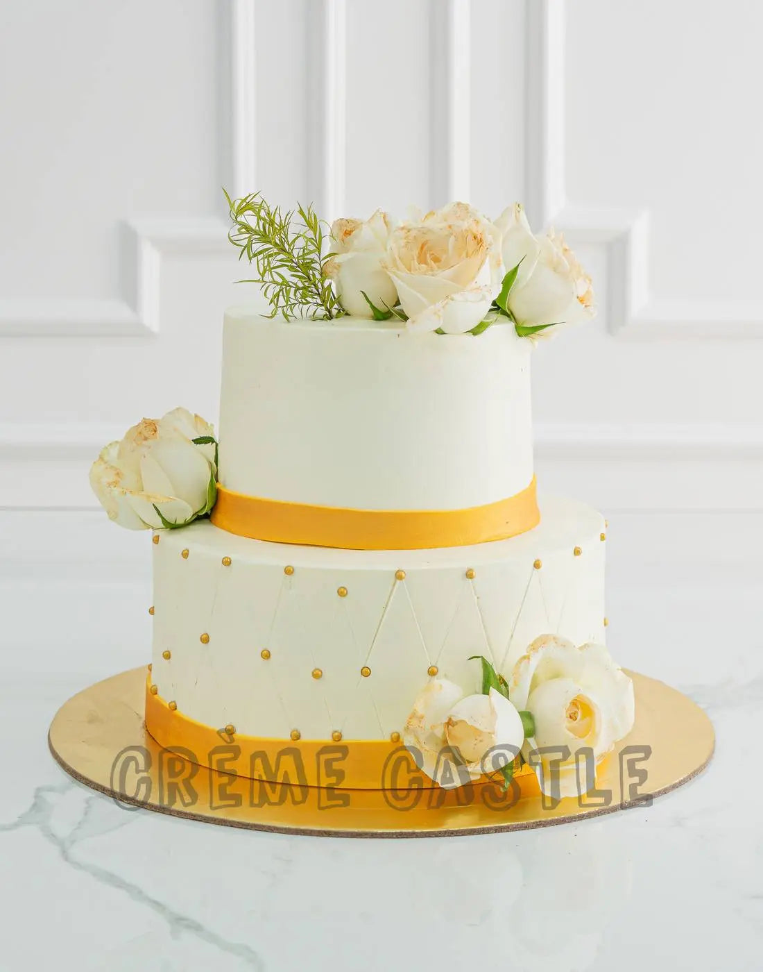 Gold Tier Cake | Creme Castle