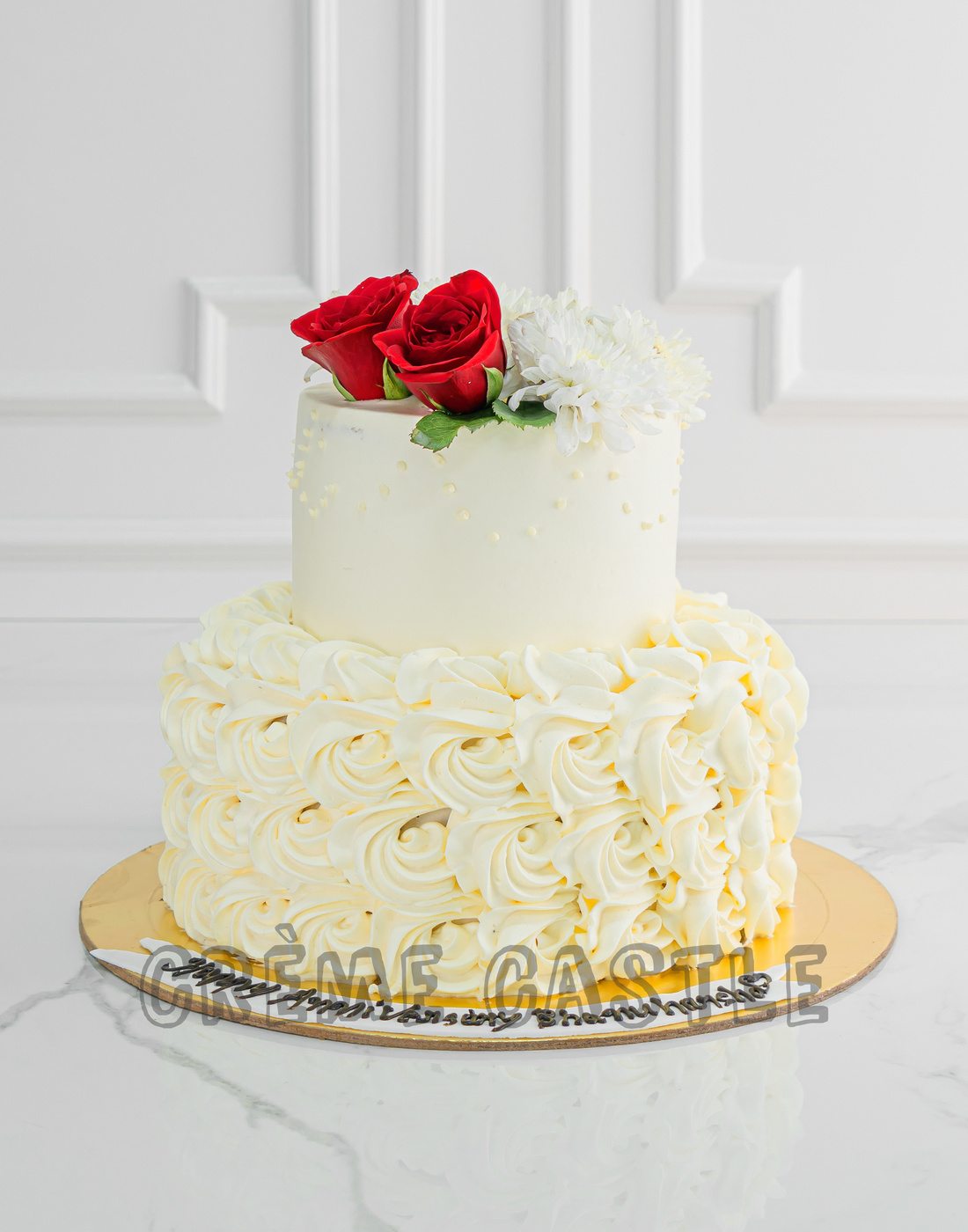 Red & White Flower Wedding Cake | Wedding cakes with flowers, White wedding  cakes, Beautiful cakes