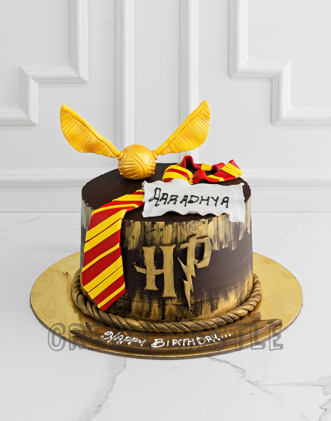 40 The Magical Harry Potter Cake Ideas : Two Layer Vanilla Pink Cake