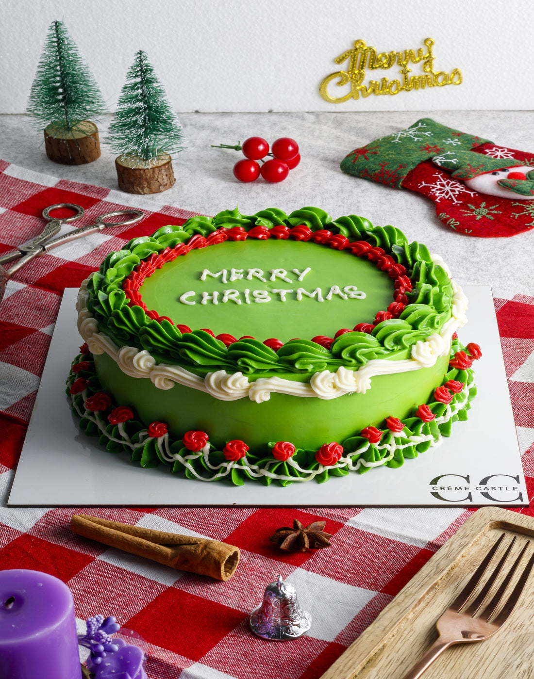 Christmas Tree Cake | Creme Castle