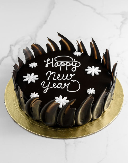 New Years Chocolaty Cake - Creme Castle