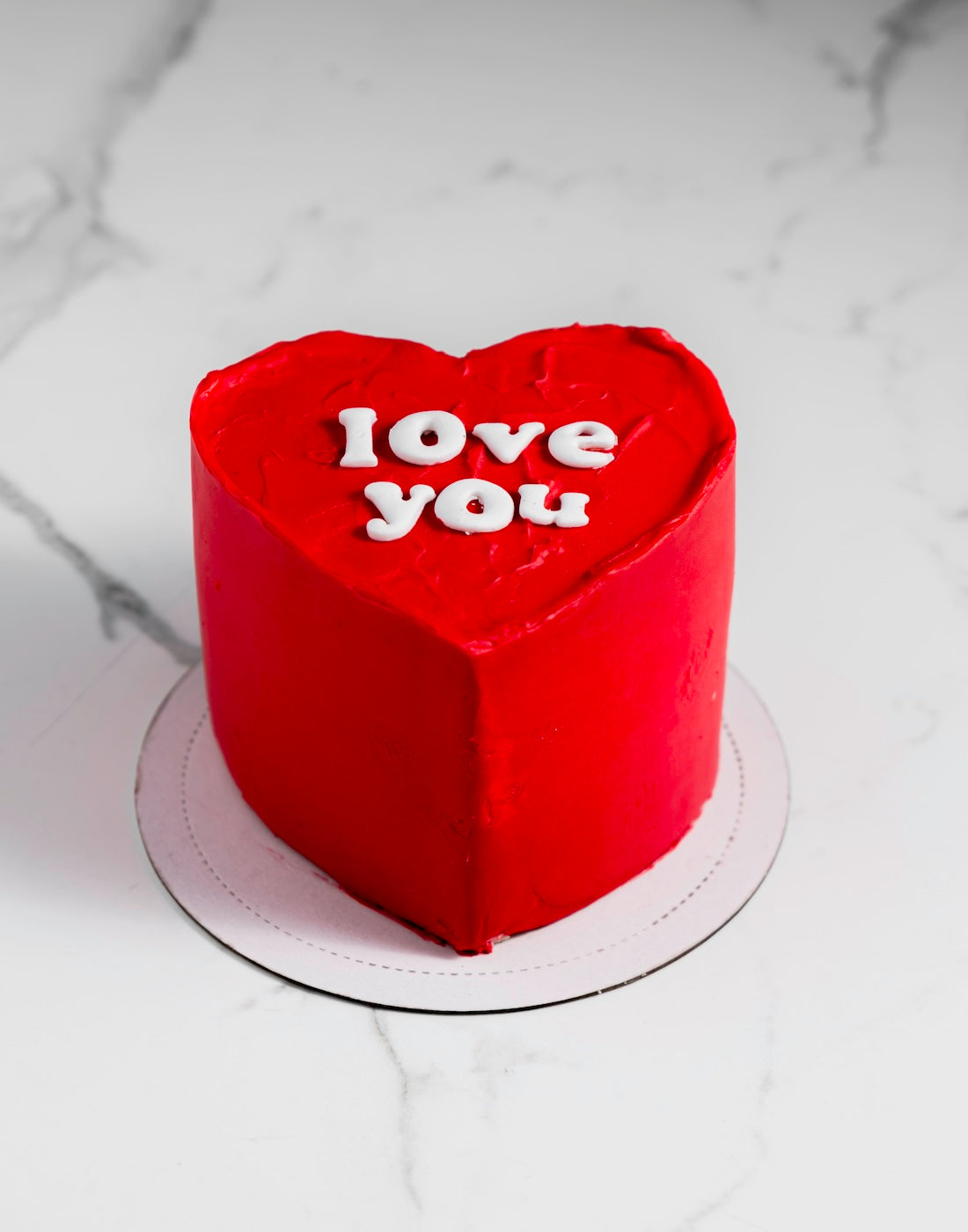 Minimal Valentine Cake