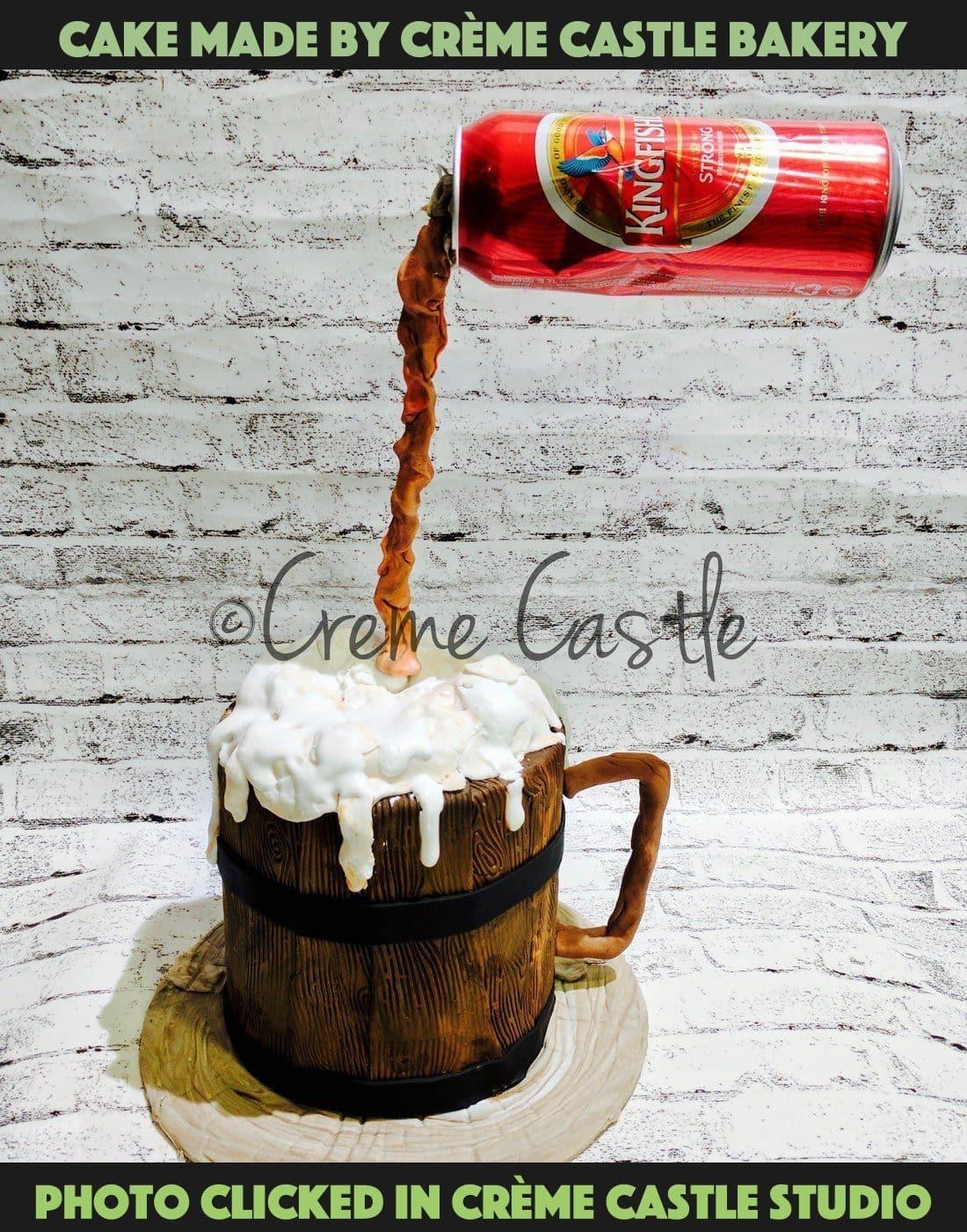 Dripping beer in wooden mug - Creme Castle